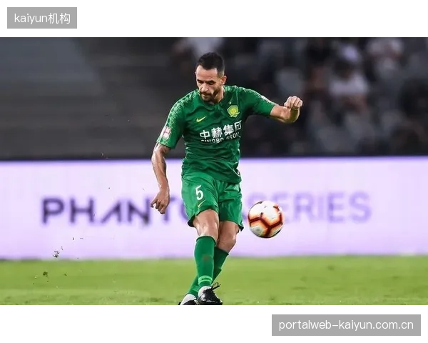 当比赛陷入僵局时，阿吉雷的临场换人将是胜负手，替补球员能否迅速改变节奏是避免平局的关键。